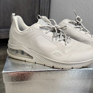 Skechers Off-White Air Cushion Sneakers